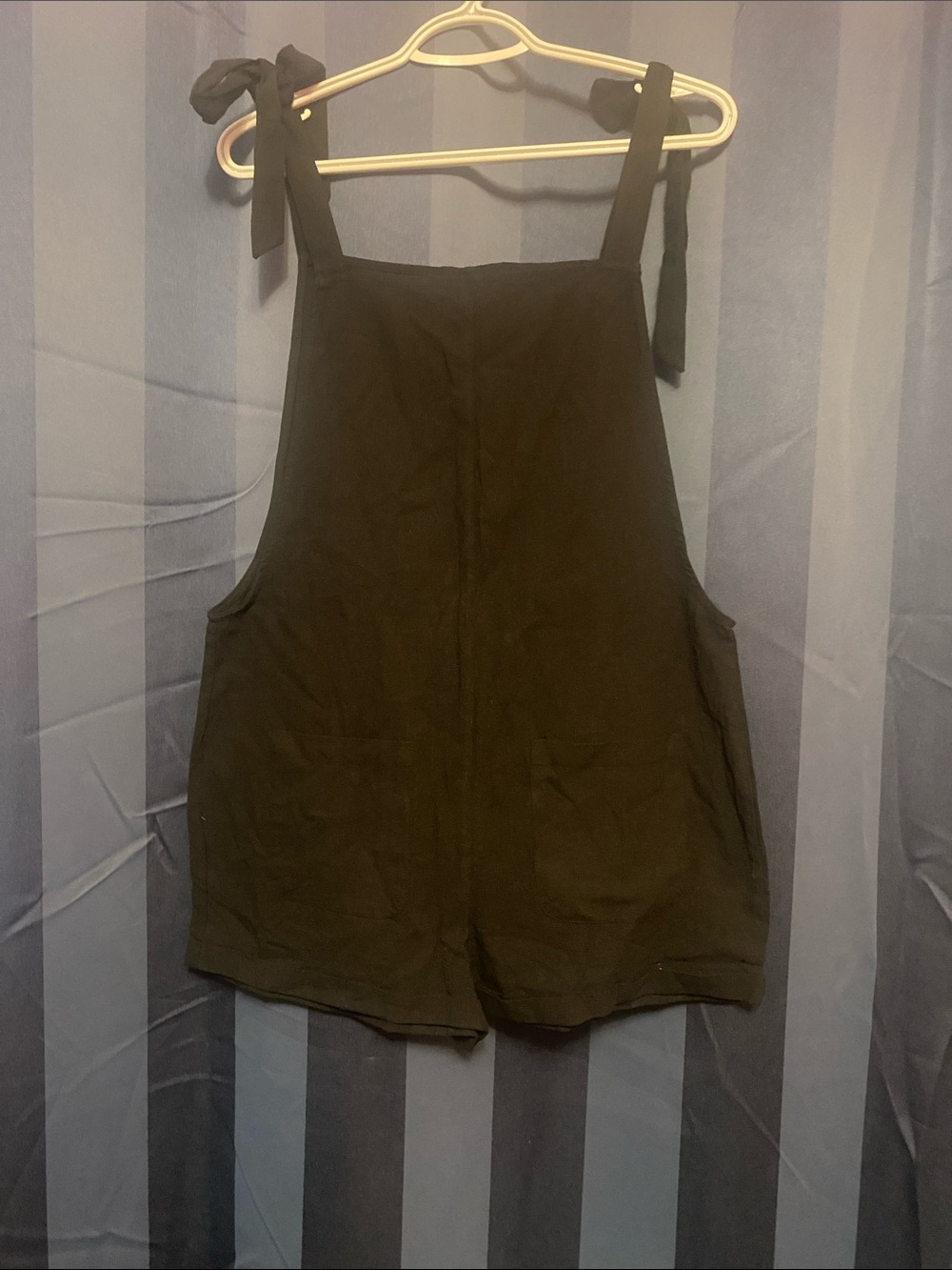 SHEIN Black Tie-Shoulder Short Romper